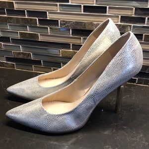 Guess‎ Plasma pointed toe gold heel stiletto